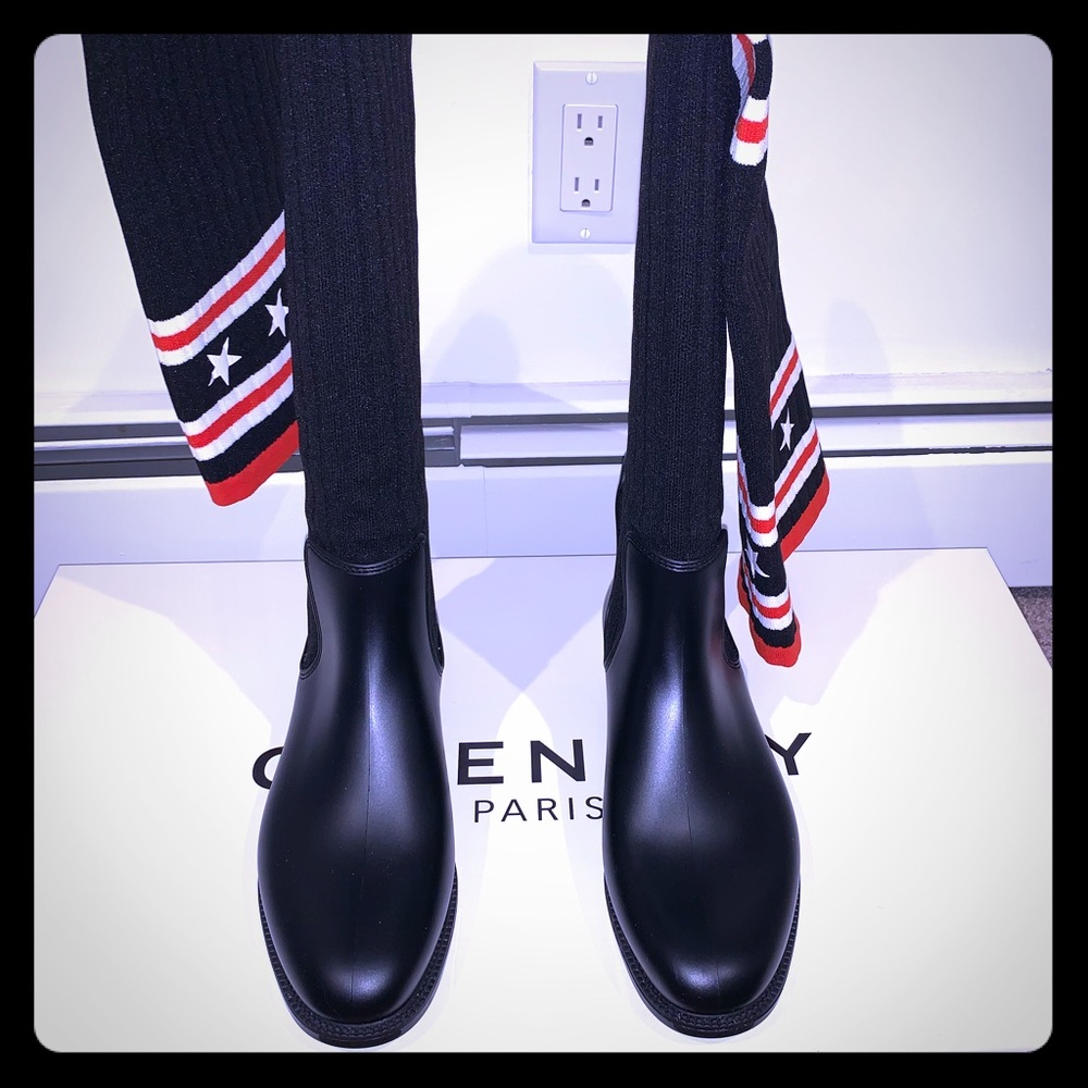 Givenchy women’s boots size EUR 39 *Authentic*